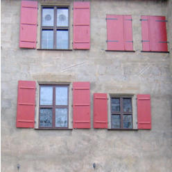 Aussenansicht der Vorsatzfenster und Fensterlden